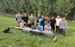 2019年，山東東營市黃河河務(wù)局采購一臺德國坡厲斜坡割草機(jī)。